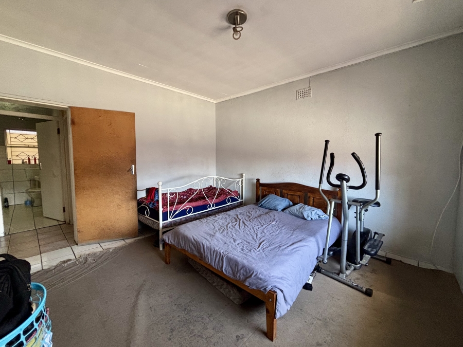 2 Bedroom Property for Sale in Goodwood Park Western Cape